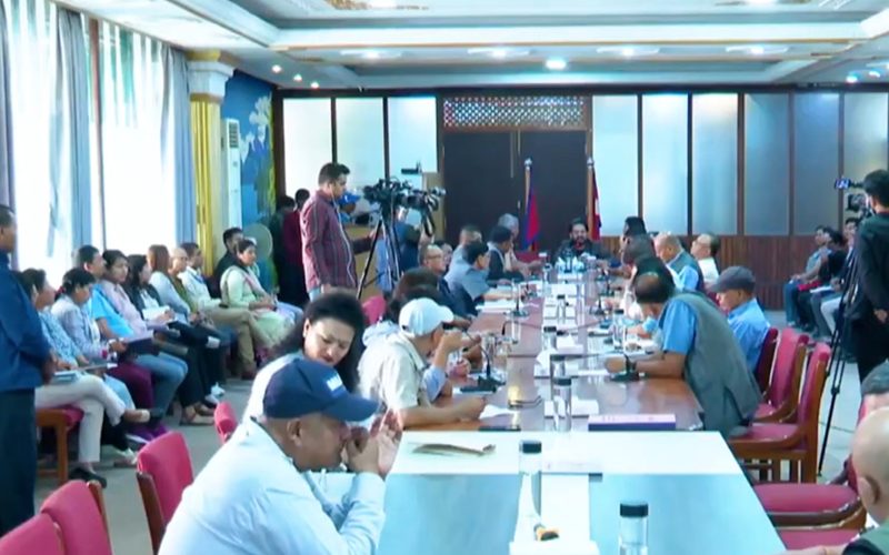 मेयर र वडाध्यक्षहरु चर्काचर्की बालेन कडा आक्रोश भए समिती बैठकमा |