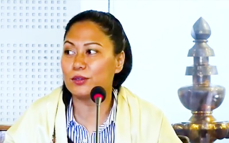 सुमना श्रेष्ठलाइ यसरी गरिन बिदाइ शिक्षामन्त्रालको अन्तिम कर्मचारी संग निराश बोल्दा बोल्दै सबै स्याड मोड |