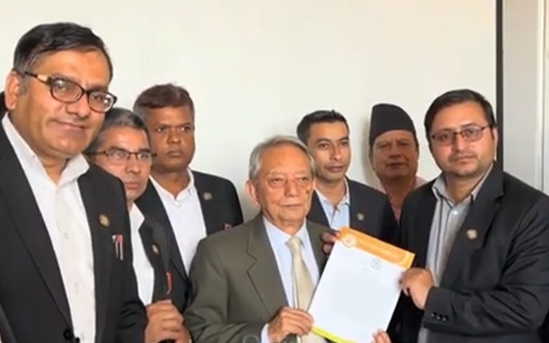 वकिलहरु पुगे मानब अघिकार आयोग फायर हुदै मागे रबिको लागी सुरक्षा |