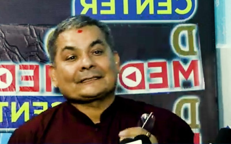 केपी बा आई लब यु पहिले भनेको भन्छन दुर्गा प्रसाई कुनै नेता संग हेल्लो छैन |