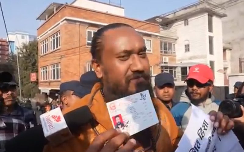 प्रसासनमा बोराको बोरा नगरिकता लगेर बुझाए गृहमन्त्रीलाई ठाडो चुनौती राजिनाम सहित दलितमा माथी अन्याय भयो गृहमन्त्रीलाई खुल्ला चुनौती दिए हामि दलित माथी नै प्रहार गर्ने  |